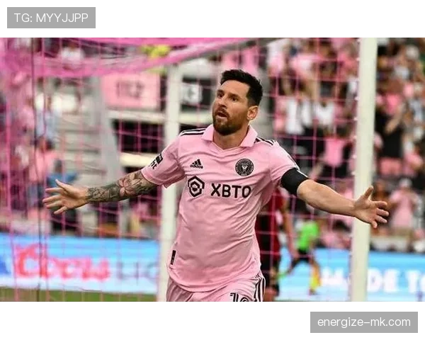 梅西佩戴队长袖标率队再创辉煌，带领球队勇夺新胜利