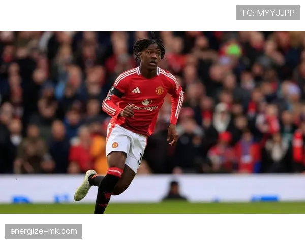 B费中场统筹能力大增，助力球队攻防衔接流畅表现抢眼