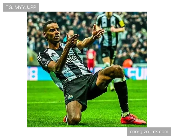 伊萨克：争议天才还是效率前锋？数据与战术角色分析